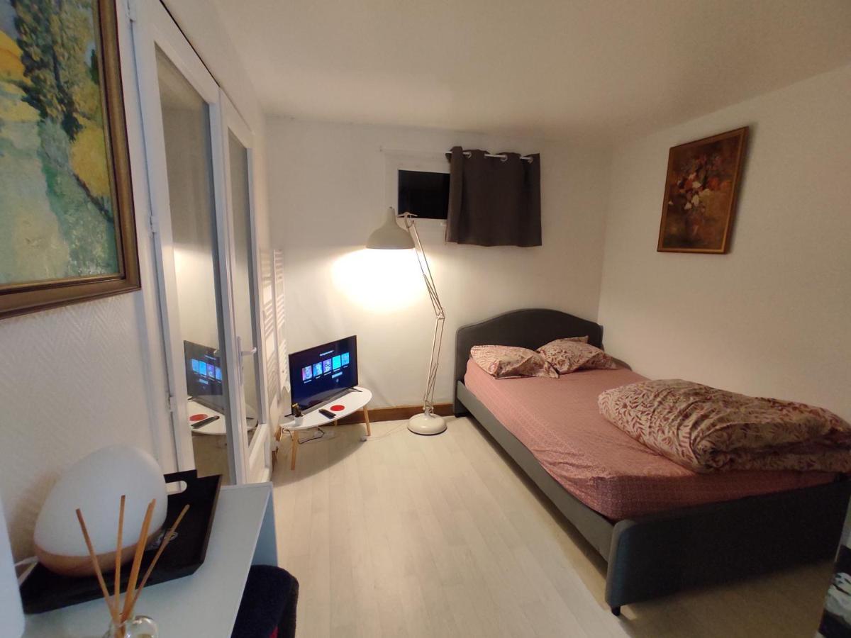 Studio Marjorie Indep. Dans Maison Particuliere Мериньяк Экстерьер фото